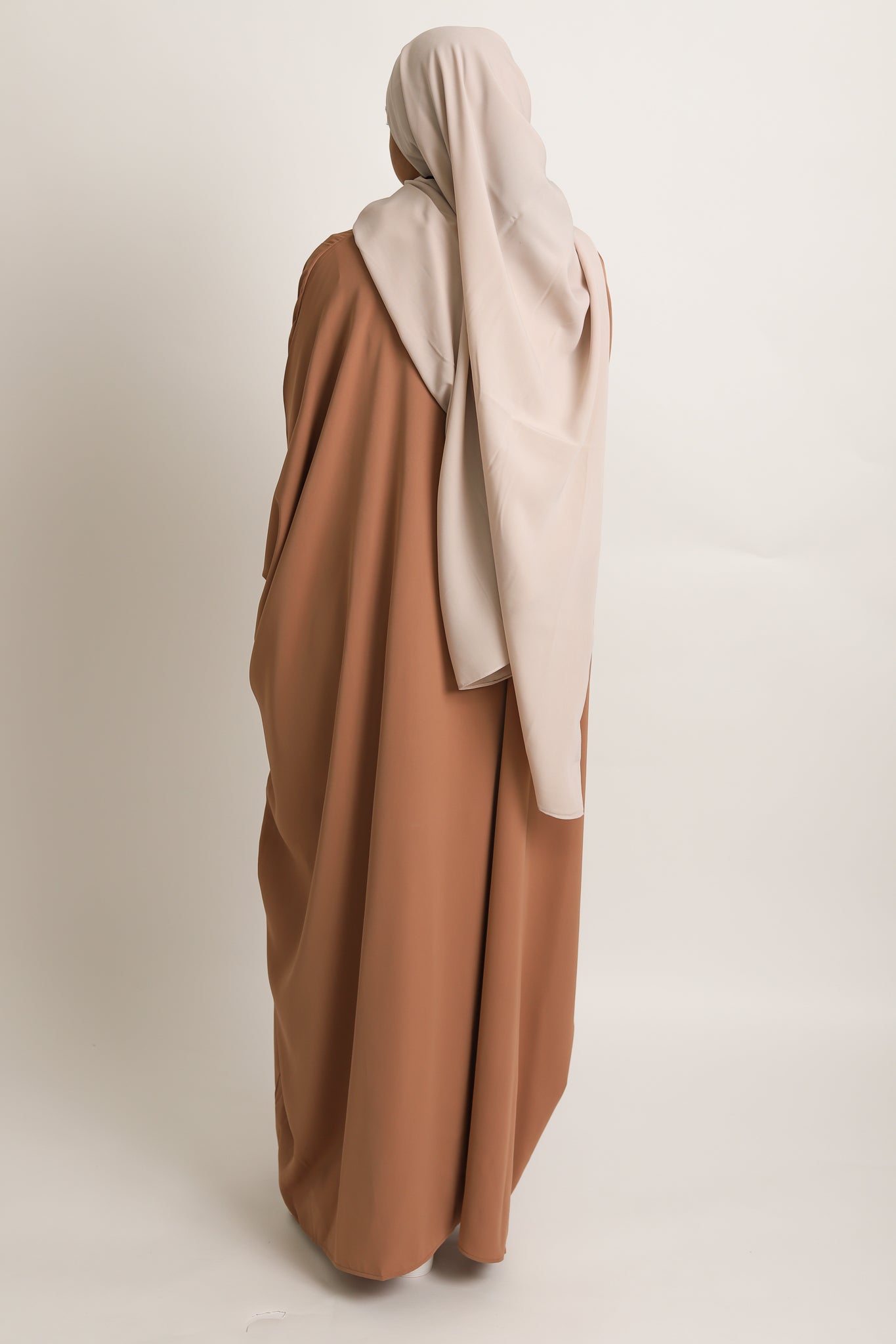 Plain Farasha with Zip Closure - Mocha