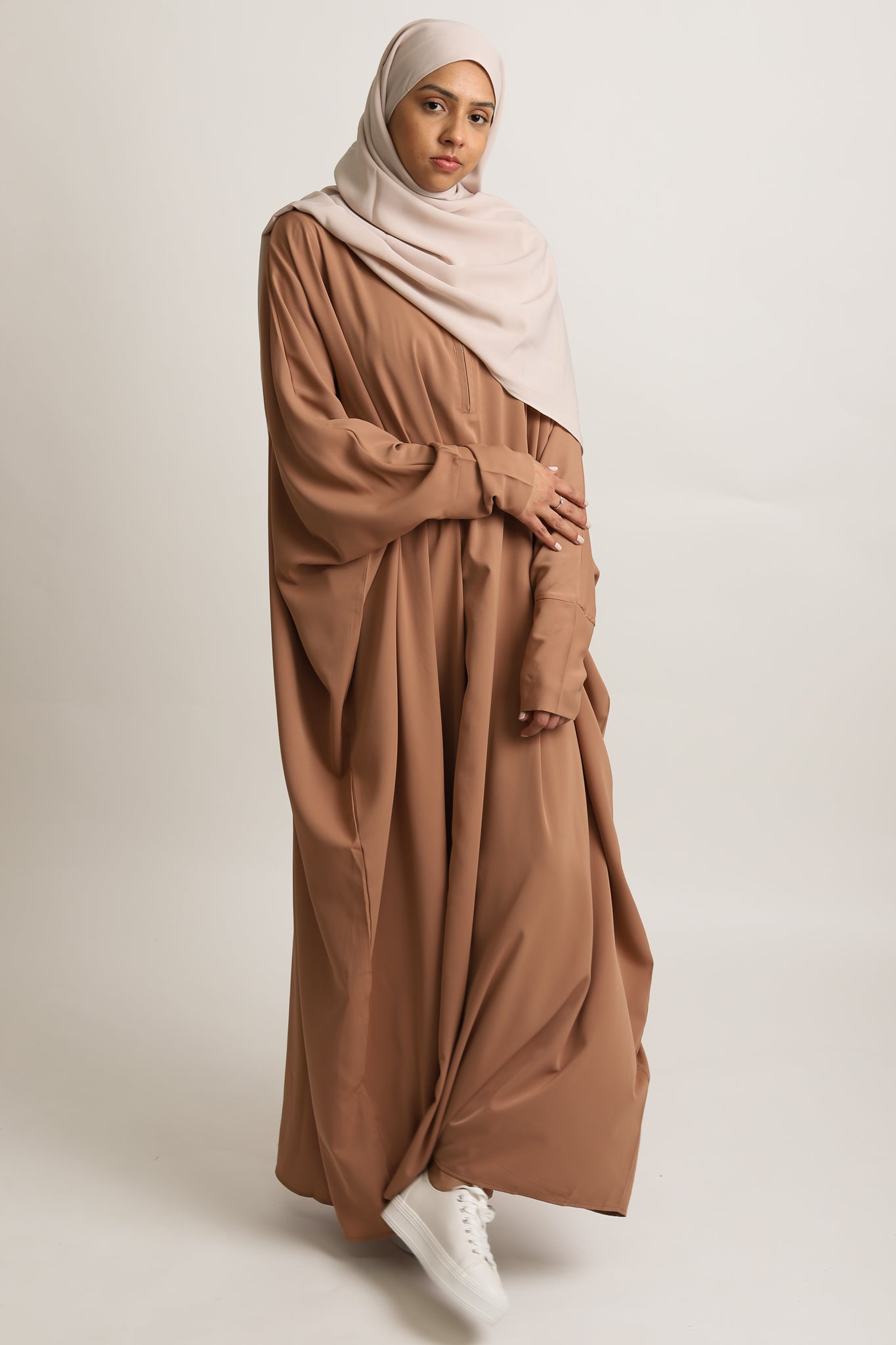 Plain Farasha with Zip Closure - Mocha