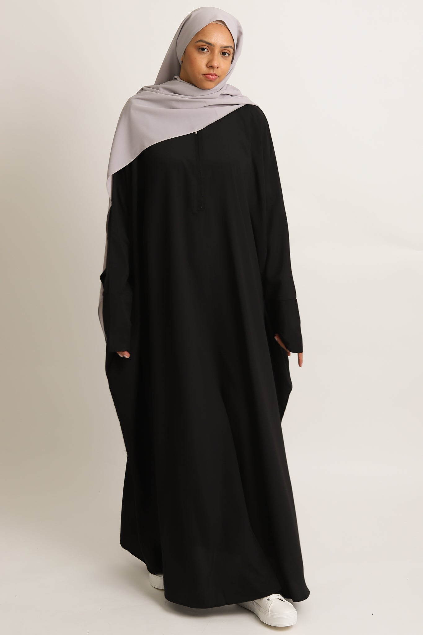 Plain Farasha with Zip Closure - Black