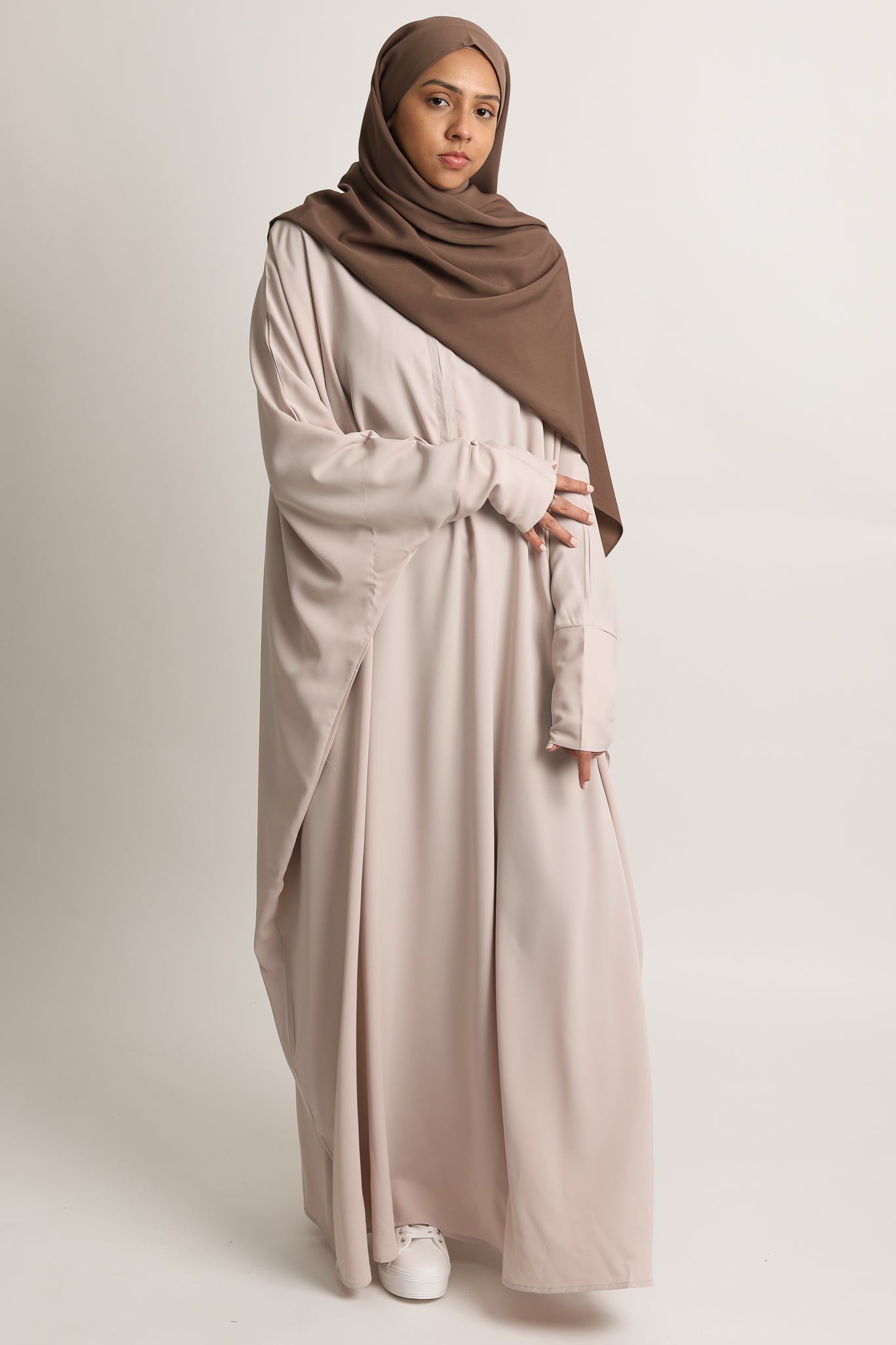 Plain Farasha with Zip Closure - Whisper Ivory