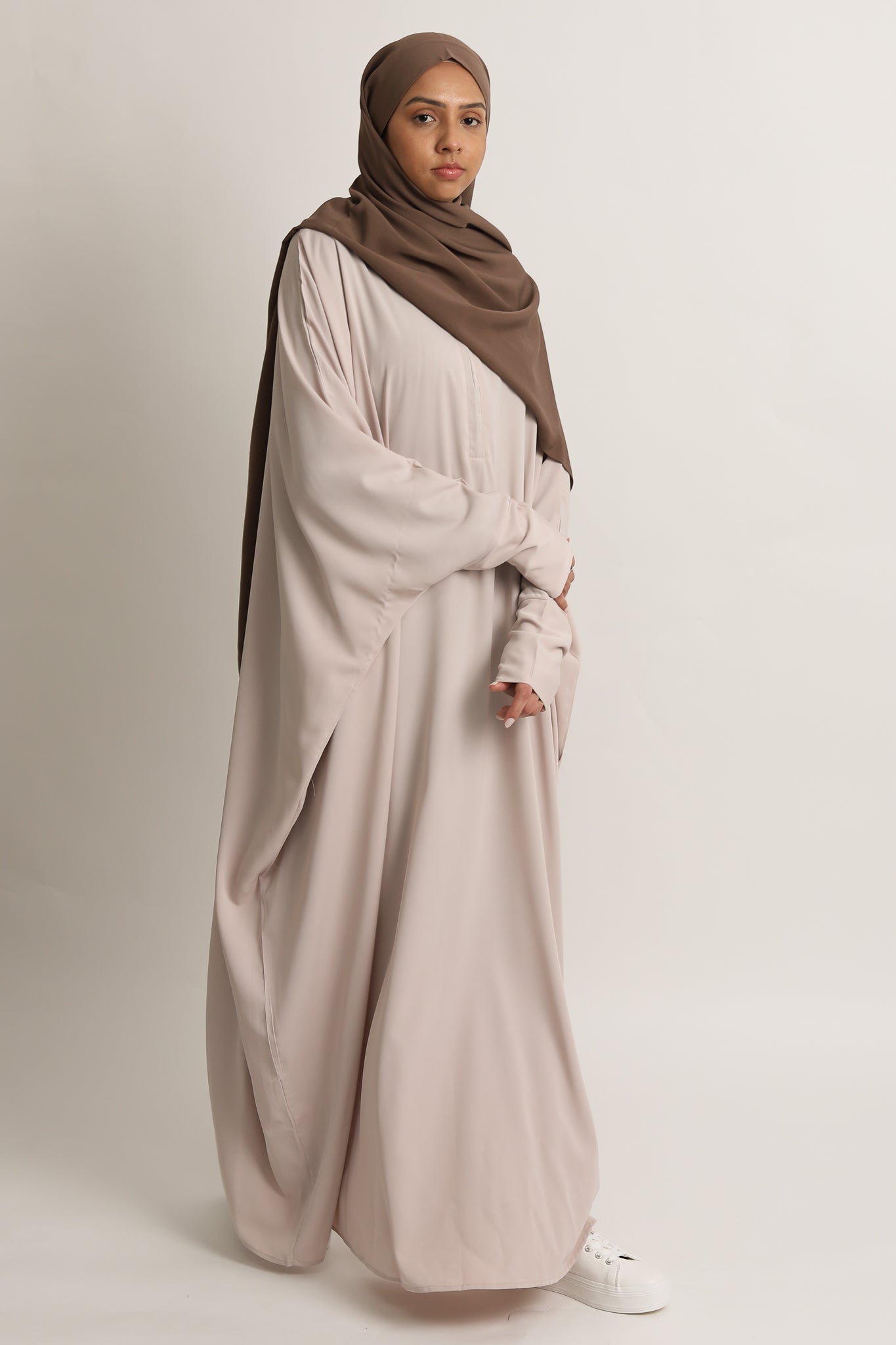 Plain Farasha with Zip Closure - Whisper Ivory