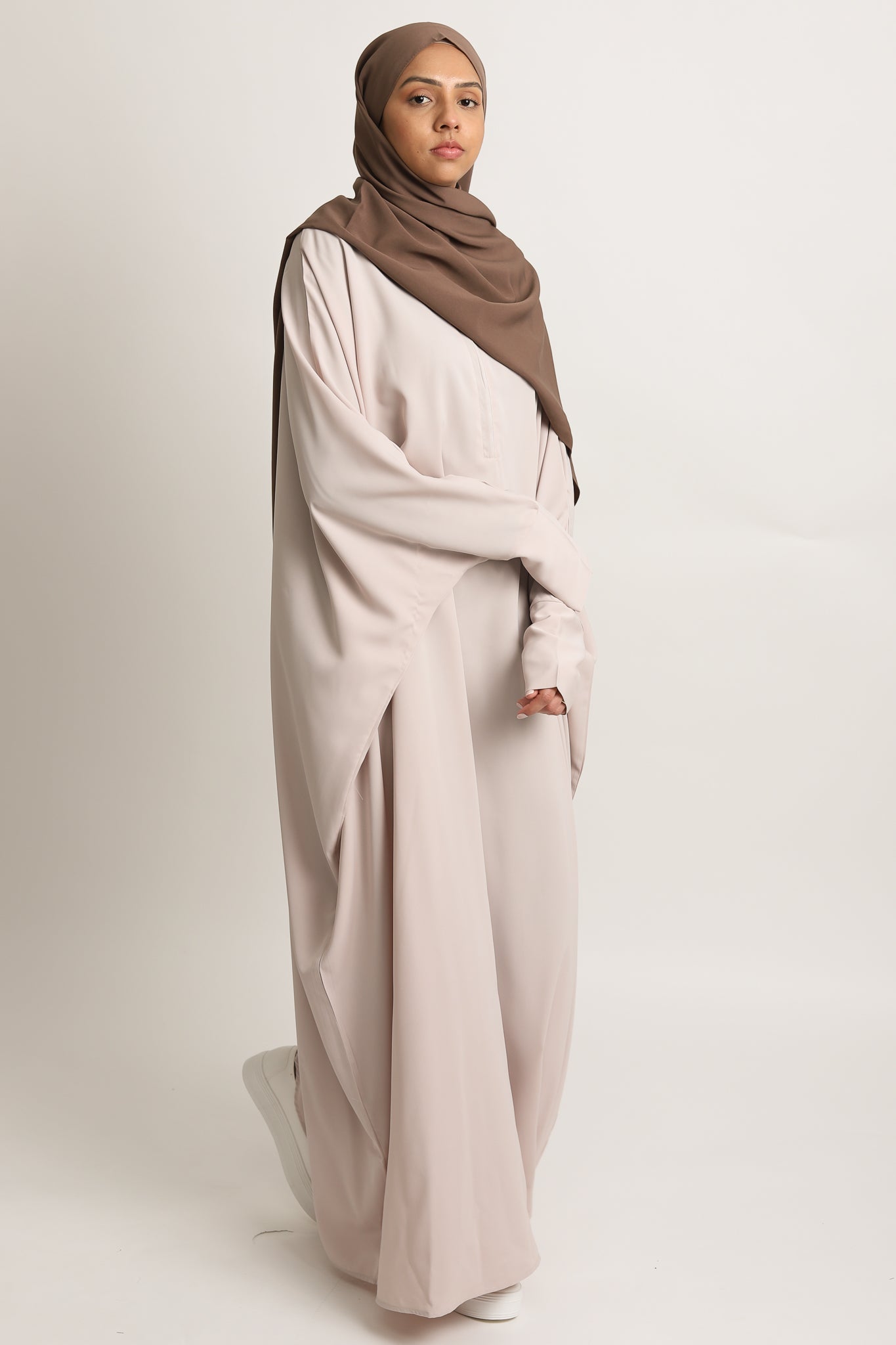Plain Farasha with Zip Closure - Whisper Ivory