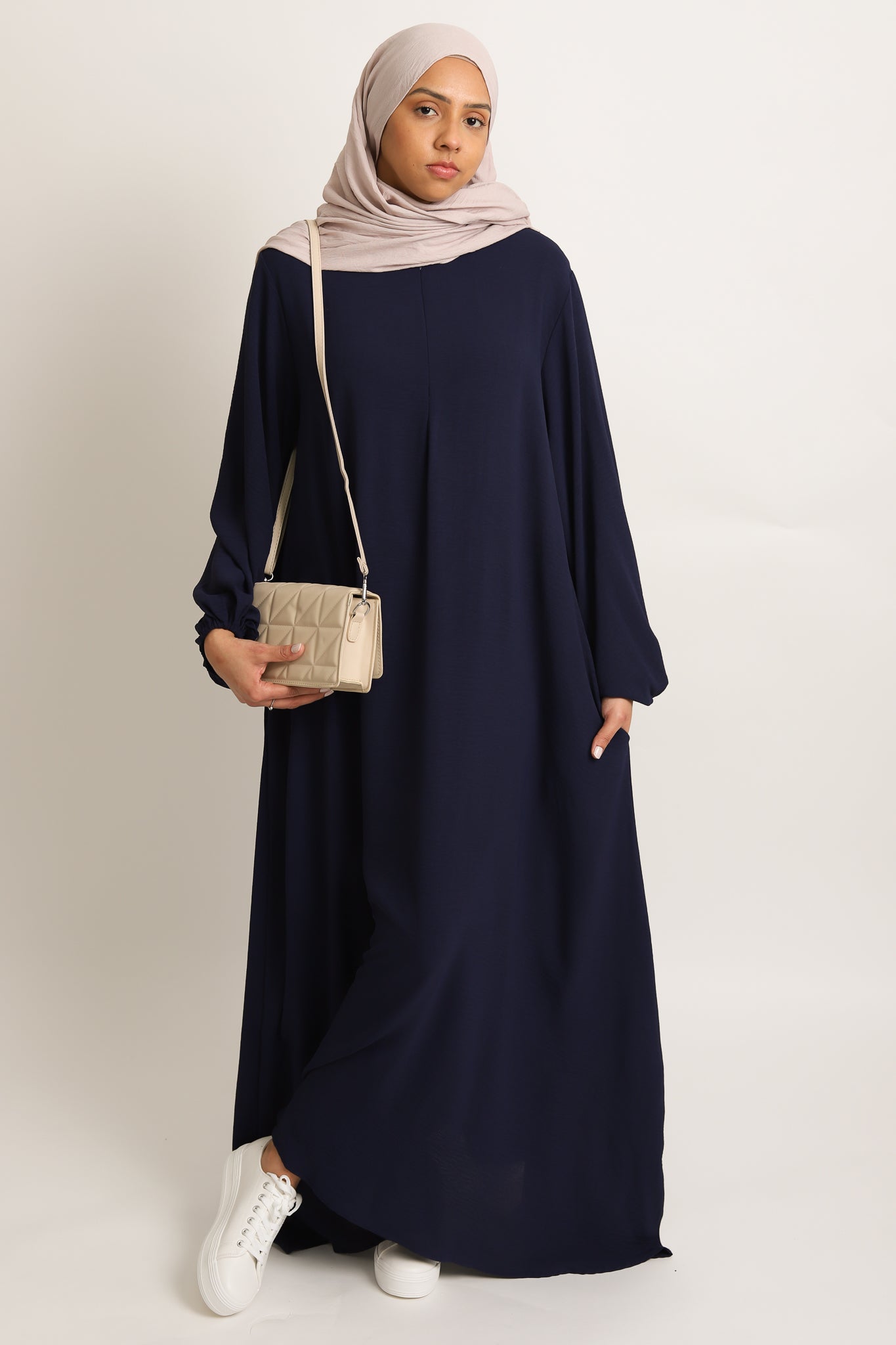 Closed Abaya with Zip Closure and Pockets - Navy