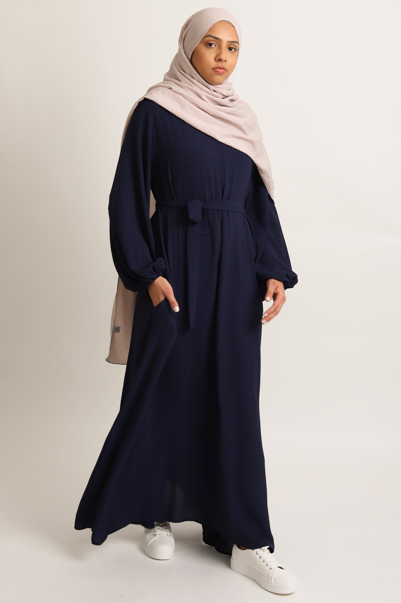 Closed Abaya with Zip Closure and Pockets - Navy