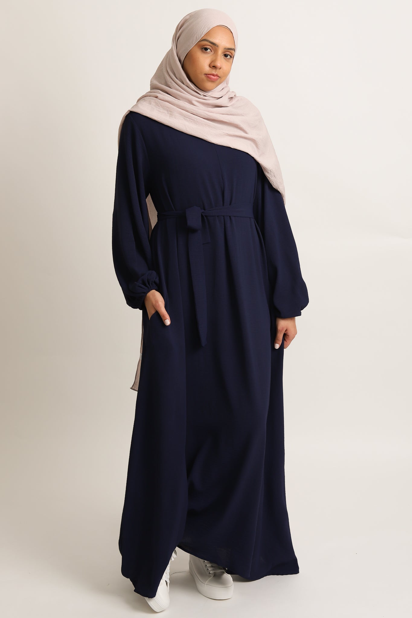 Closed Abaya with Zip Closure and Pockets - Navy
