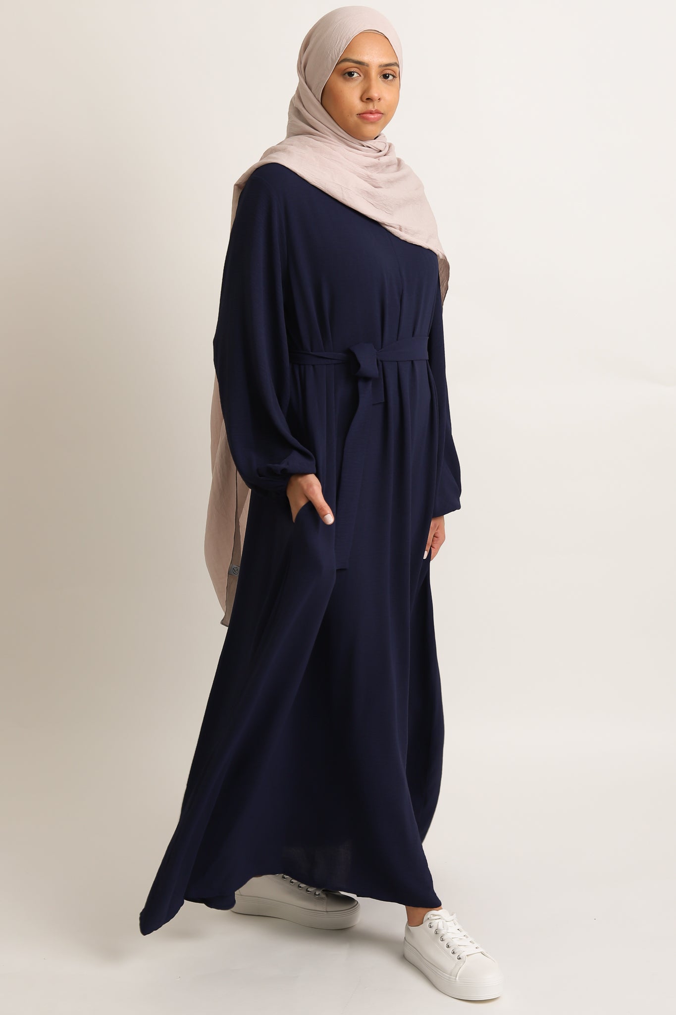 Closed Abaya with Zip Closure and Pockets - Navy