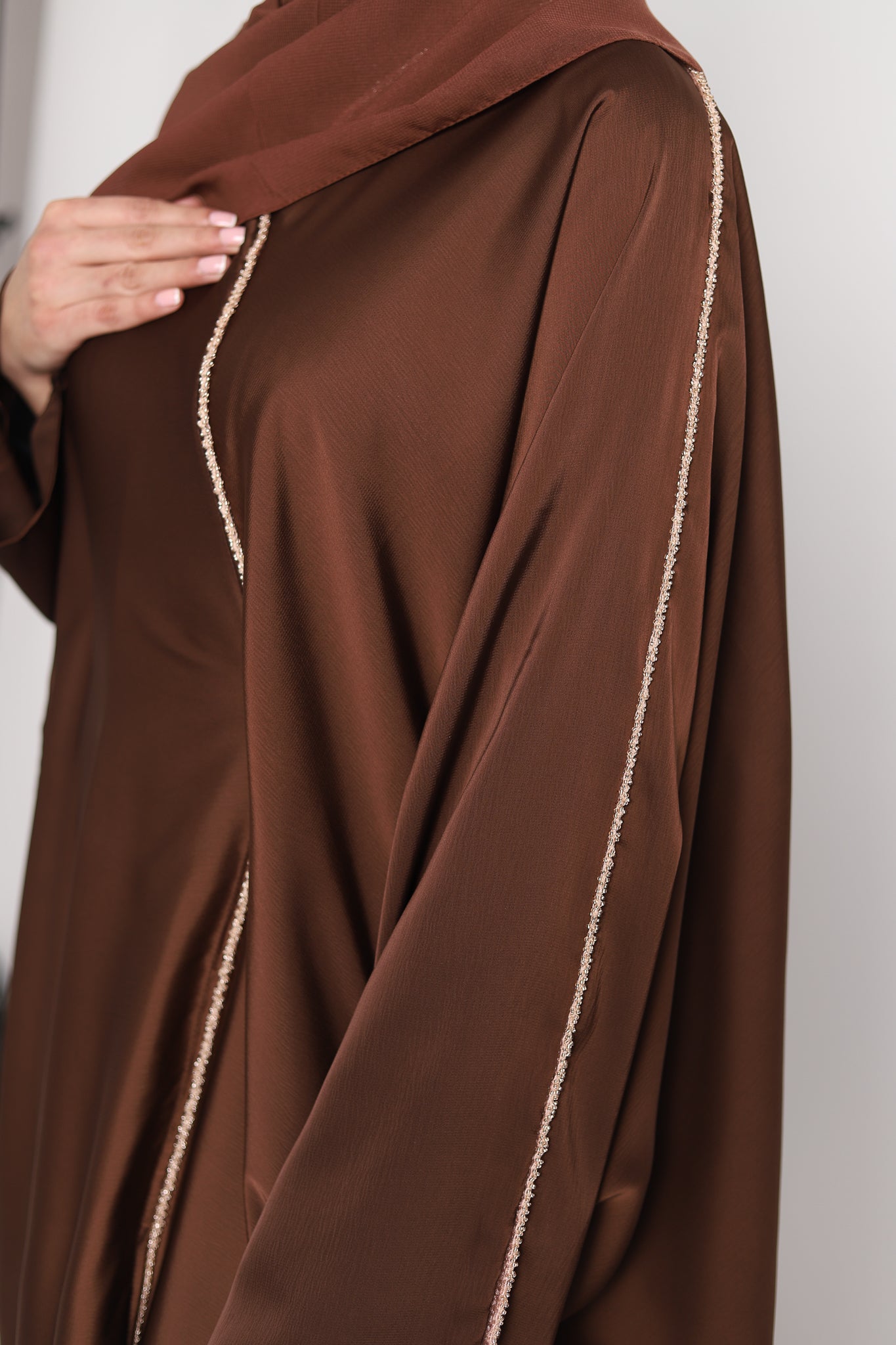 Laniya Farasha with Gold Detail - Walnut