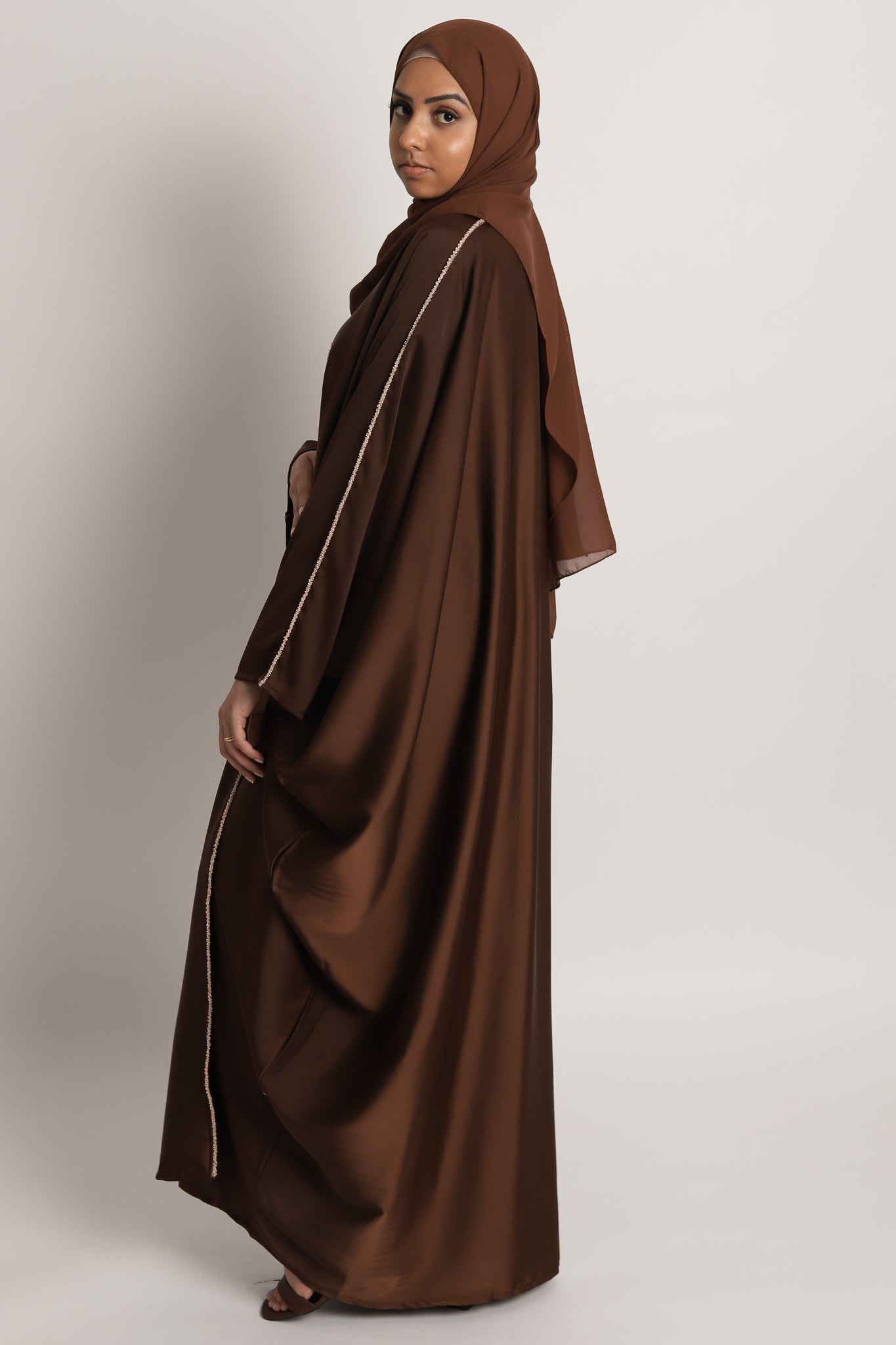 Laniya Farasha with Gold Detail - Walnut