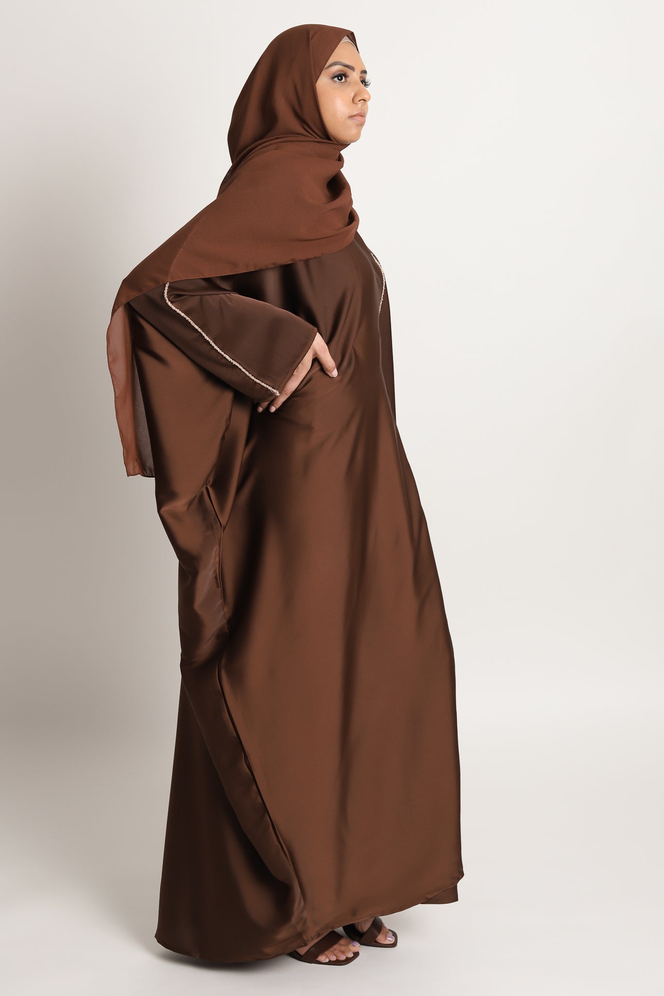 Laniya Farasha with Gold Detail - Walnut