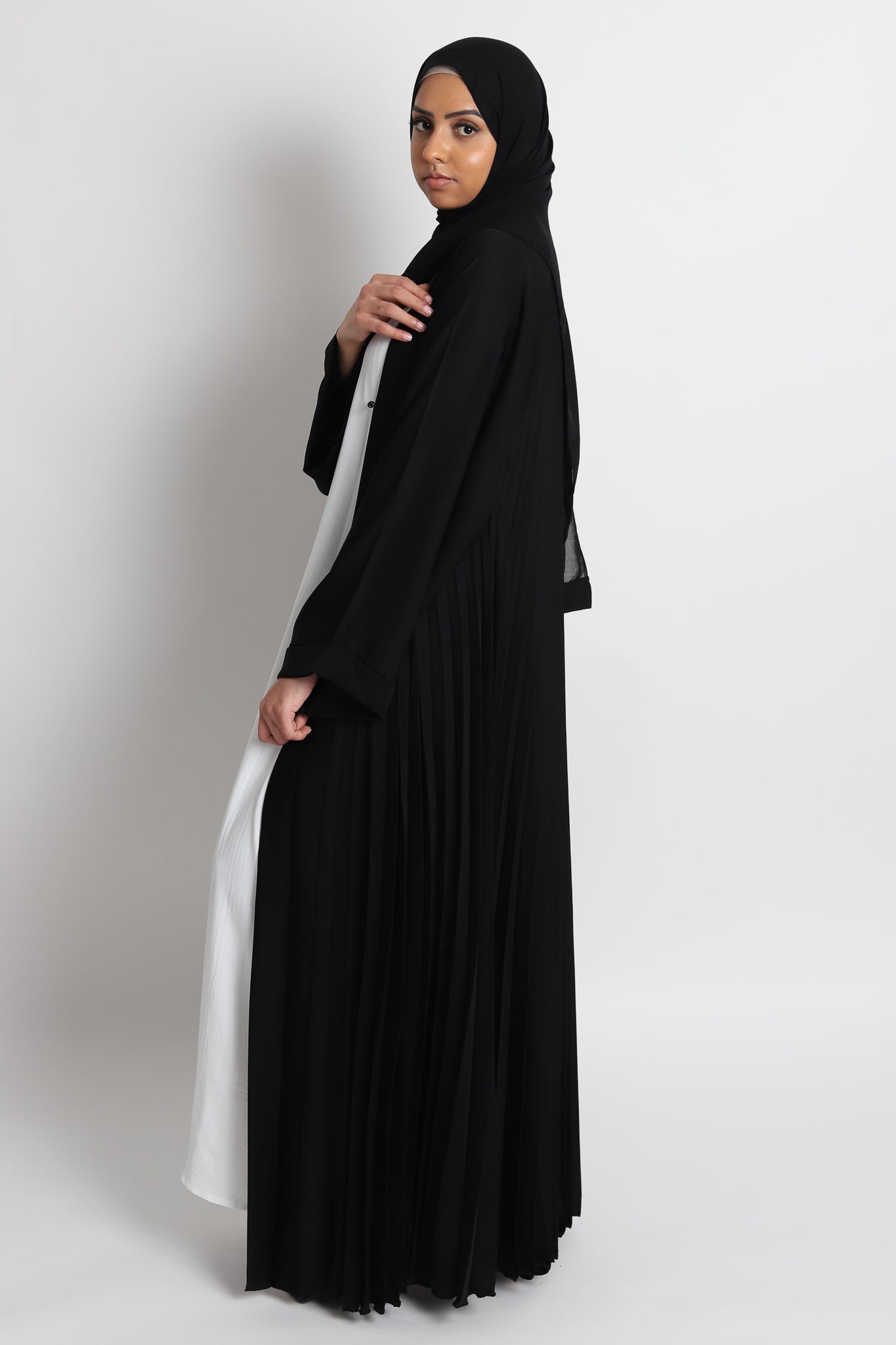 Raneem Pleated Open Abaya
