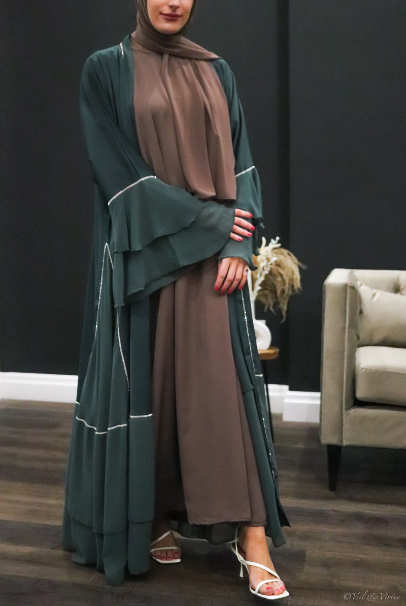 http://veilandvirtue.com/cdn/shop/products/new-veil-virtue-abaya-collection-115_800x.jpg?v=1679003198