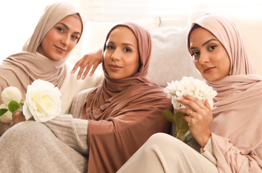 The Hijab Style Guide - Fabrics and Styling Tips