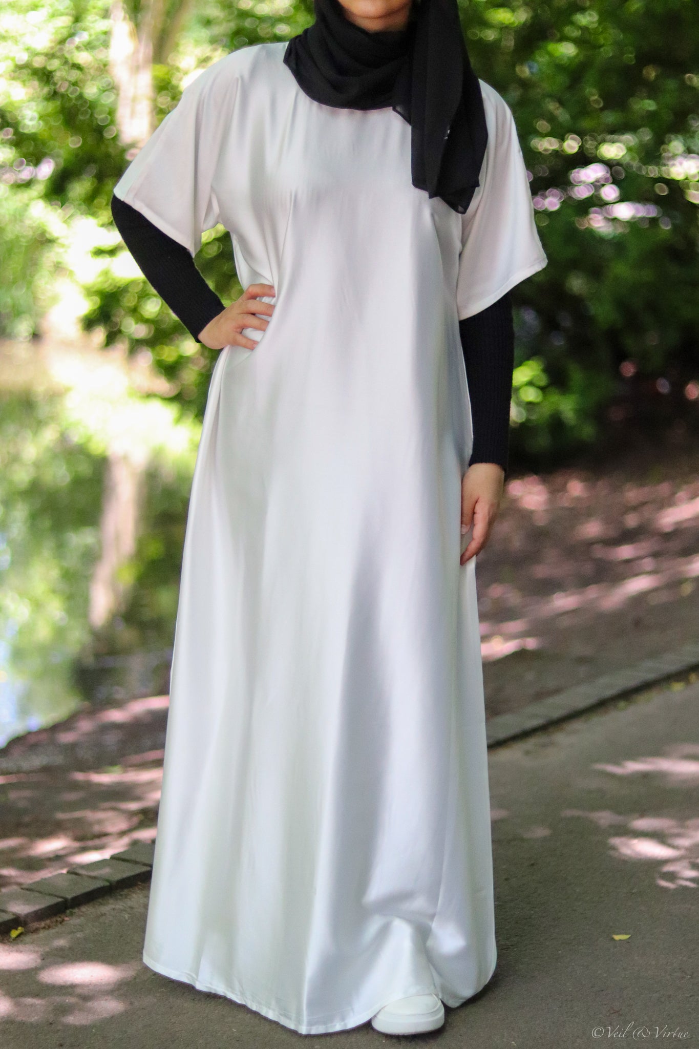 Short-Sleeved Satin Abaya Slip Dress - White