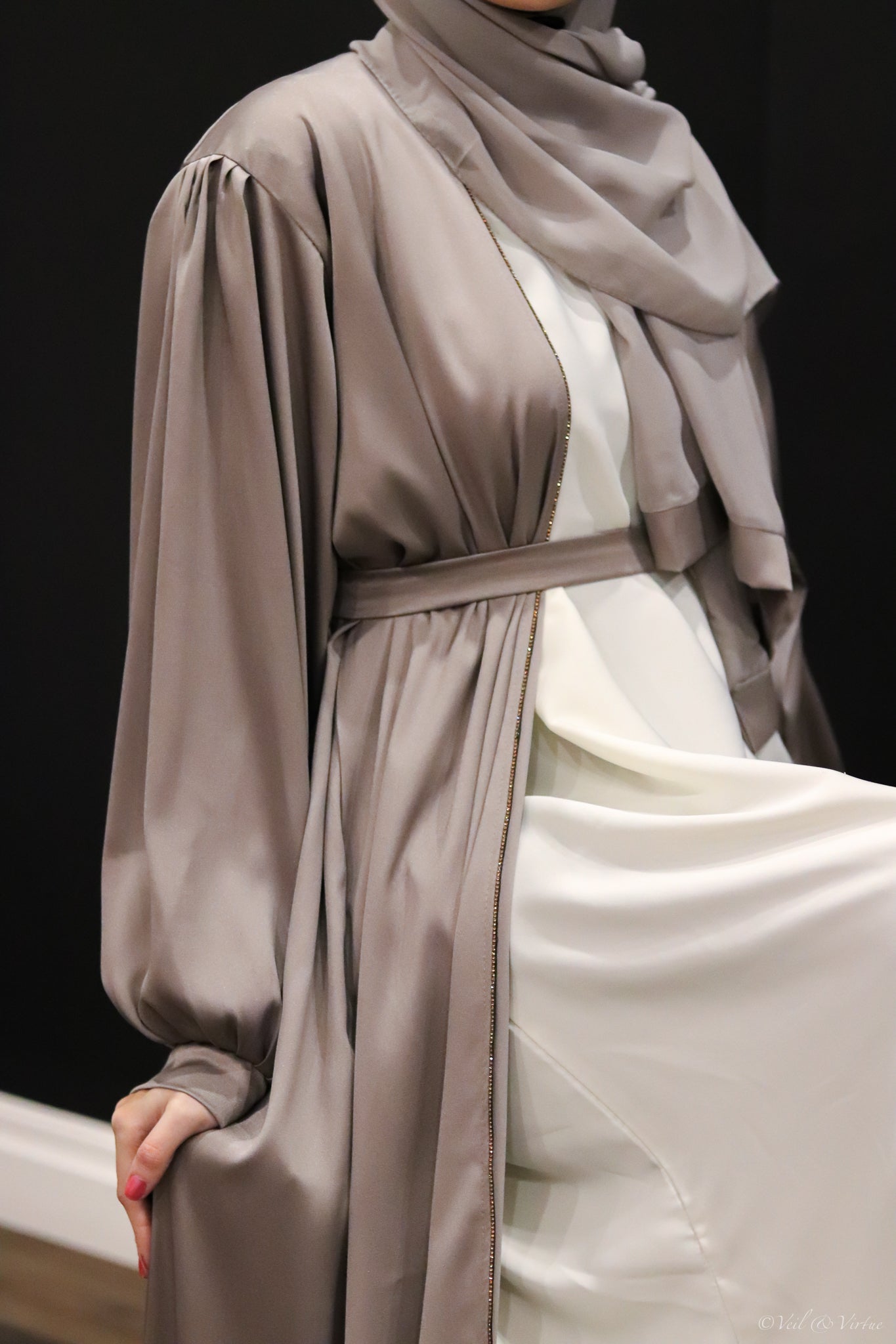 Mariyan Longline Abaya - Taupe